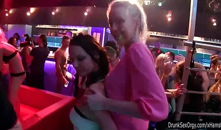 Wash and touch her pussy in front of the xxx full hd photo lens