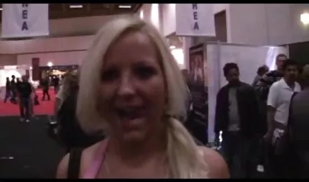Find porn with old lover bra porn pics on the phone